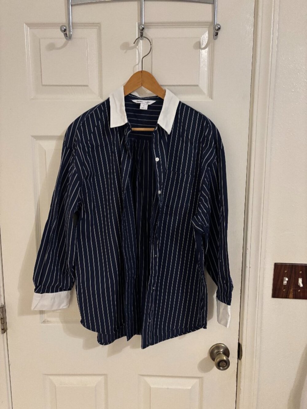 Old Navy The Boyfriend Button Down Shirt - M